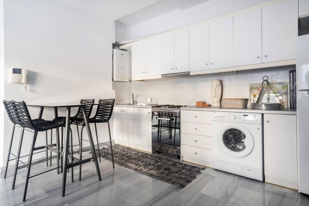 Apartamento The Parthenon View In The Historical Center! Atenas Exterior foto